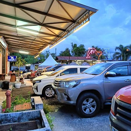 Hotel Nawar Pasir Mas Bagian luar foto