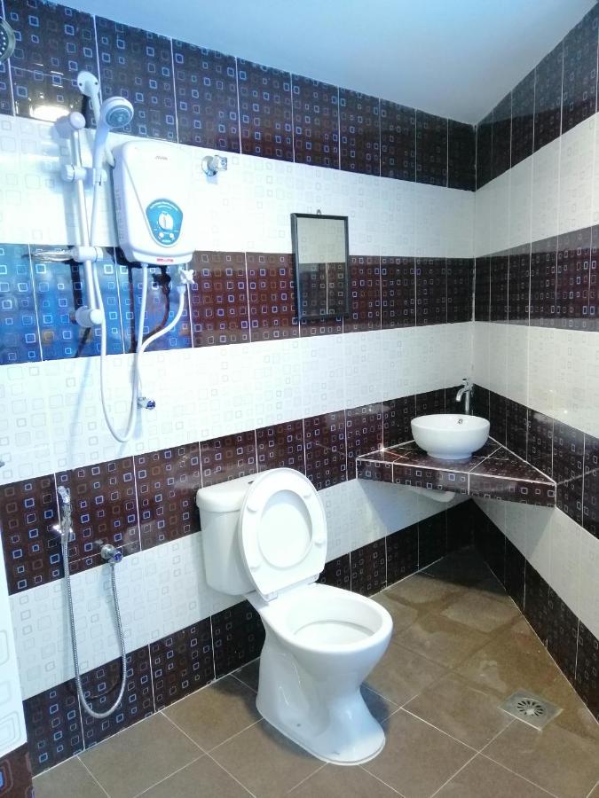 Hotel Nawar Pasir Mas Bagian luar foto