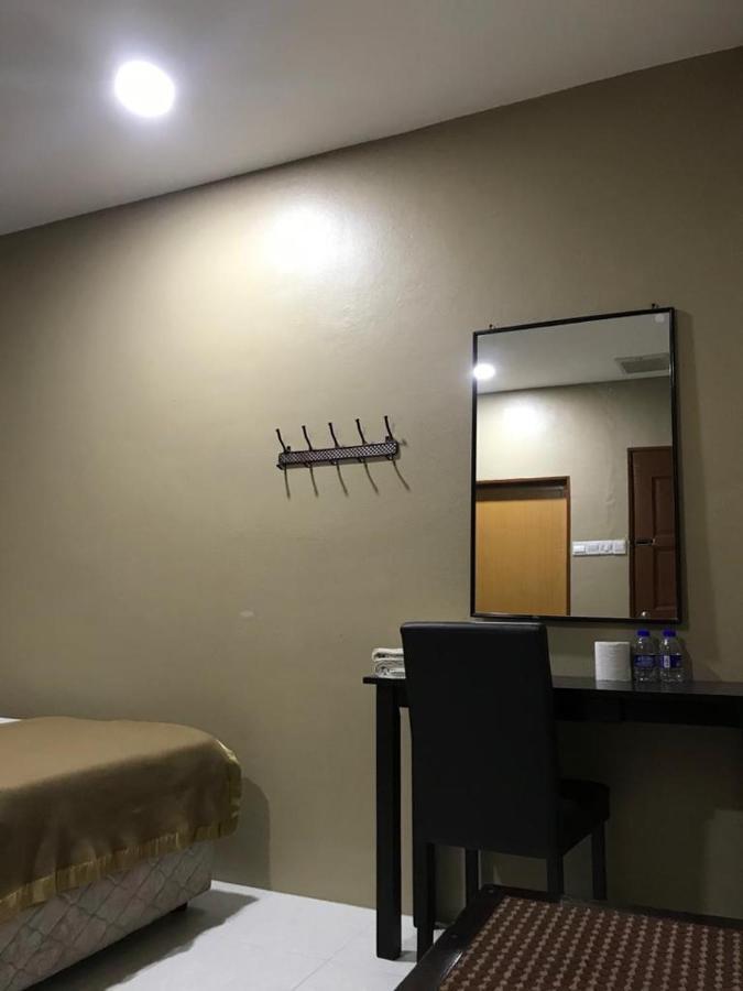 Hotel Nawar Pasir Mas Bagian luar foto