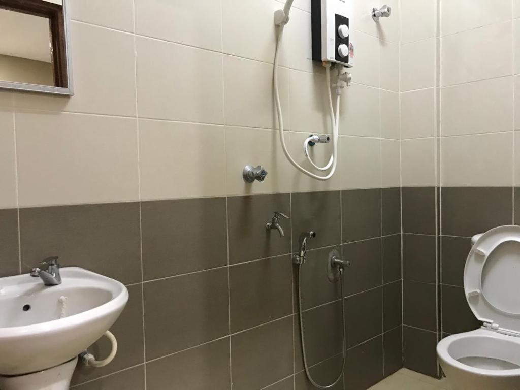 Hotel Nawar Pasir Mas Bagian luar foto