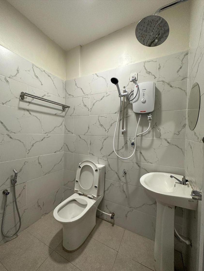 Hotel Nawar Pasir Mas Bagian luar foto